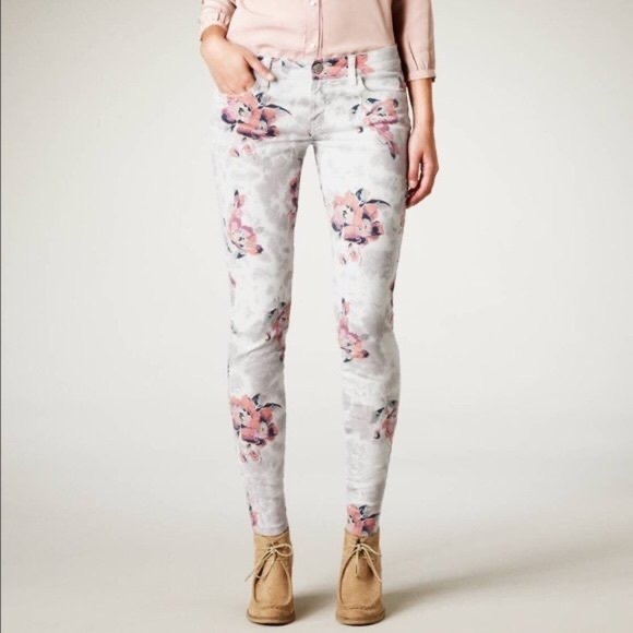 American Eagle Outfitters Denim - American Eagle Floral Jegging Jeans - Size 4
